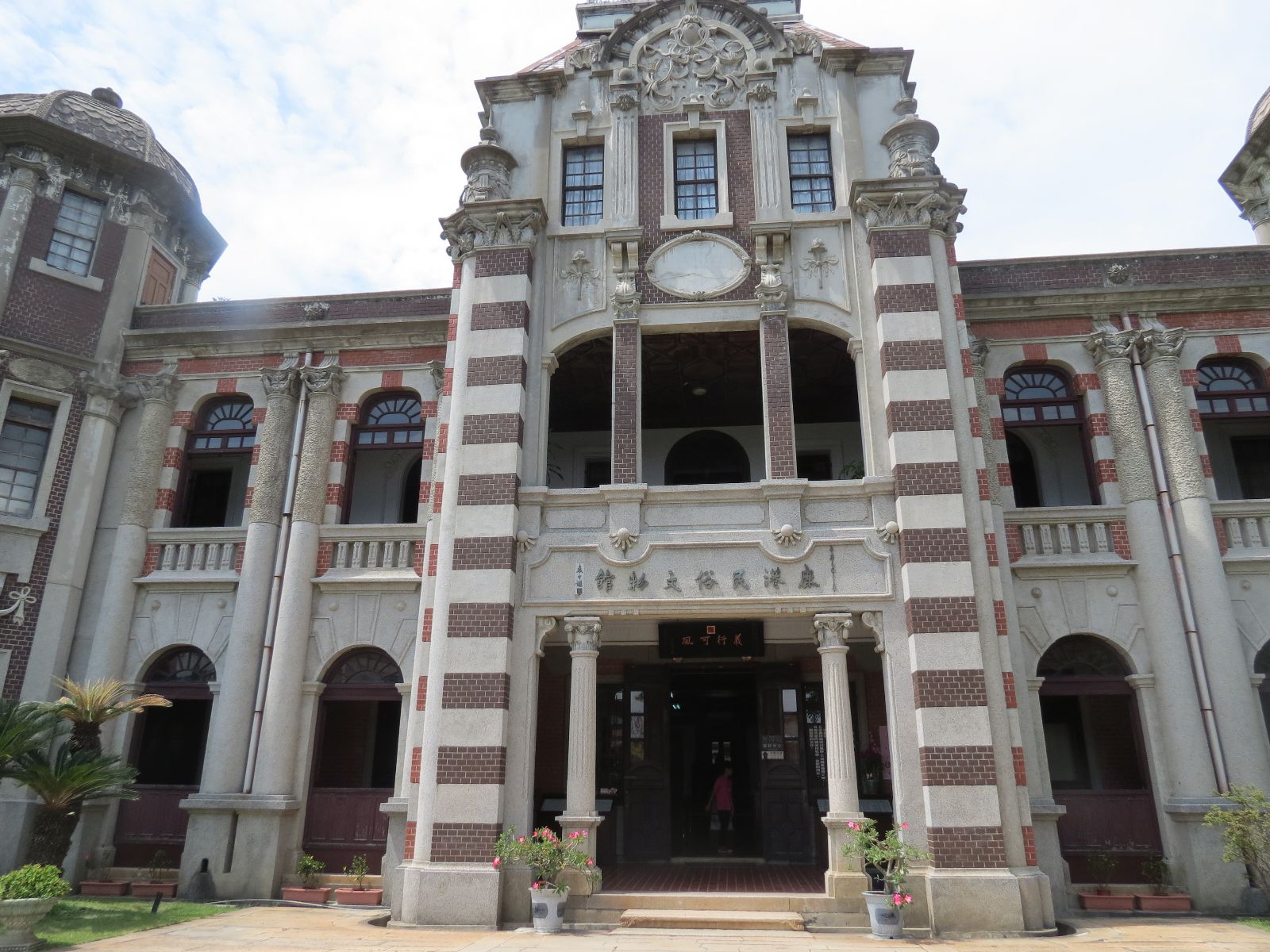 鹿港小鎮,龍山寺,天后宮,鹿港老街,桂花巷藝術村,摸乳巷,鹿港民俗文物館,鹿港,古蹟
