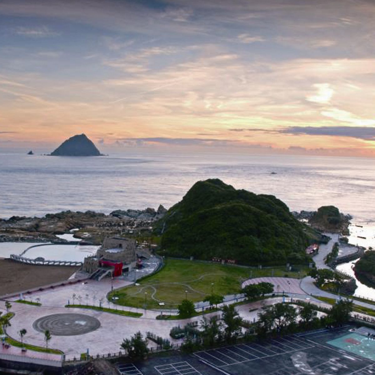 基隆和平島,海蝕景觀,豆腐岩,萬人堆,生態池,天然海水游泳池,露營區,步道