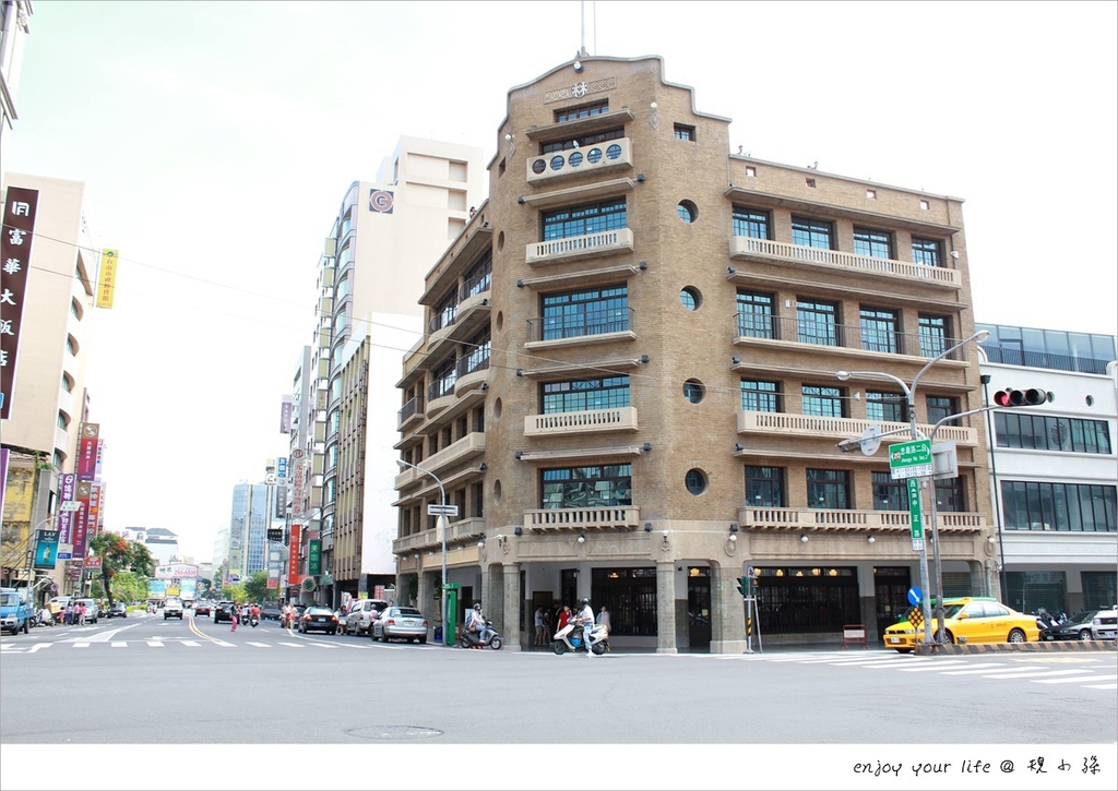 林百貨,日治建築,台南市定古蹟,歷史建築,電梯,古蹟修復,台南銀座,五層樓仔,歷史古蹟,商業區,復古電梯,台南,銀座,神社,公園