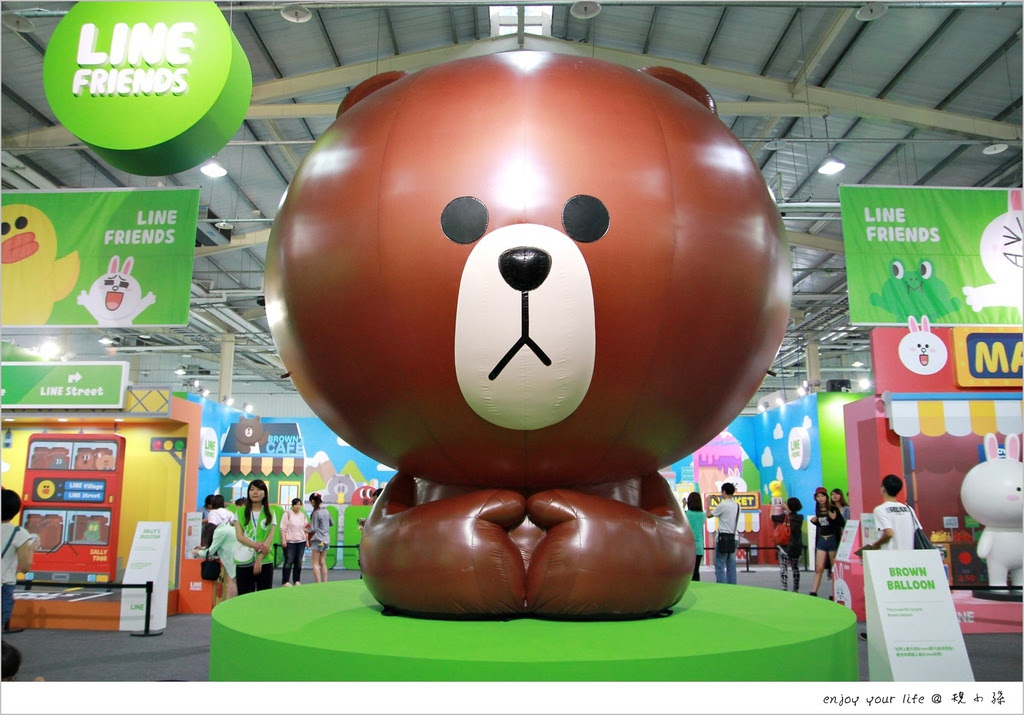 LINE FRIENDS互動樂園,台中,擴增實境APP,主題商店,拍照,主題展覽,夏季活動,line friends,互動樂園,展覽,熊大,兔兔,饅頭人,莎莉,大人,小孩,親子,鐵路