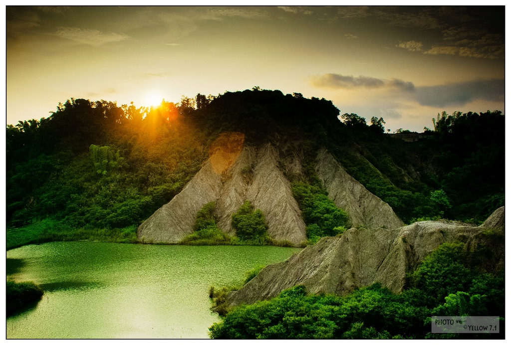 夢幻湖,台南龍崎,牛埔泥岩水土保持教學園區,步道,湖面倒影,攝影景點,台南,惡地,龍崎,月世界,攝影