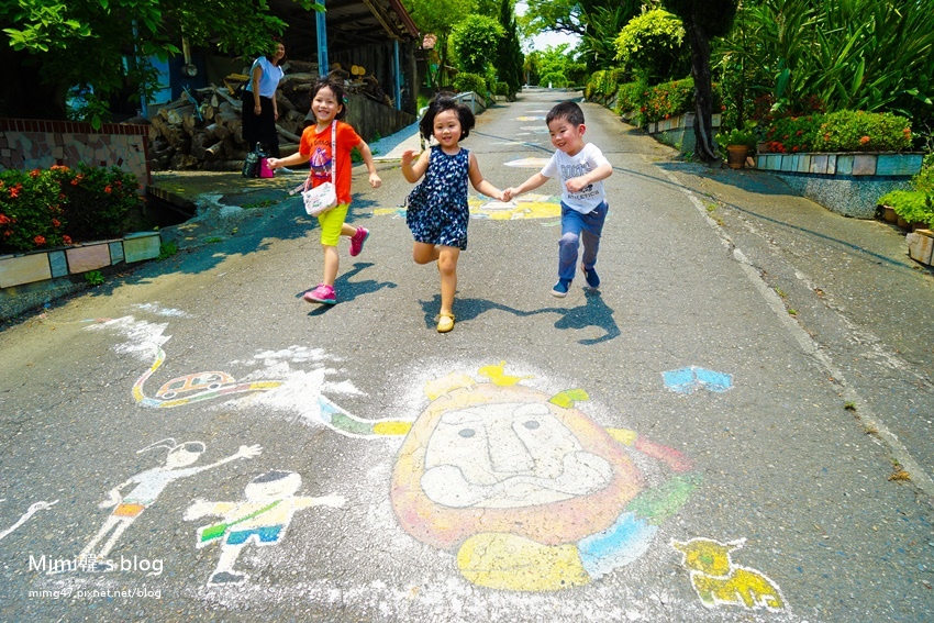 左鎮,不倒翁的奇幻旅程,左鎮國小,草山月世界,偶的基地,香蕉排骨湯,在地美食,台南,親子,木瓜粽,野菜火鍋,DIY,兒童電影,拍攝,左鎮國中,在地,行程,一日遊