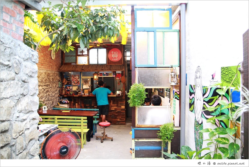 恆春小鎮,巷弄美食,賀HeR巷內食間,烤饅頭,文青咖啡店,恆春老建築,屏東旅遊,屏東,墾丁,恆春,instagram,IG,打卡