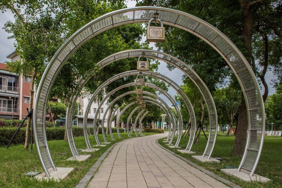 愛情鎖,心鎖步道,心鎖橋,戀人之丘,梅田藍天大廈,首爾塔,Asiatique River Front河畔夜市,七夕,戀人,情侶,拍照