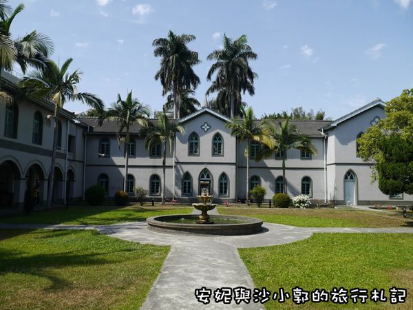 台南神學院,電視劇一把青,歷史建築,哥德式建築,彩色玻璃,巴克禮牧師,台南景點,台南,電視劇,拍攝,場景,一把青,腳踏車