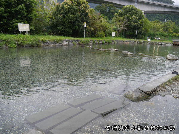 東岳湧泉,冷泉,東澳溪,露營設施,泡腳,鐵軌下,免費景點,宜蘭,南澳,消暑,東澳國小,露營