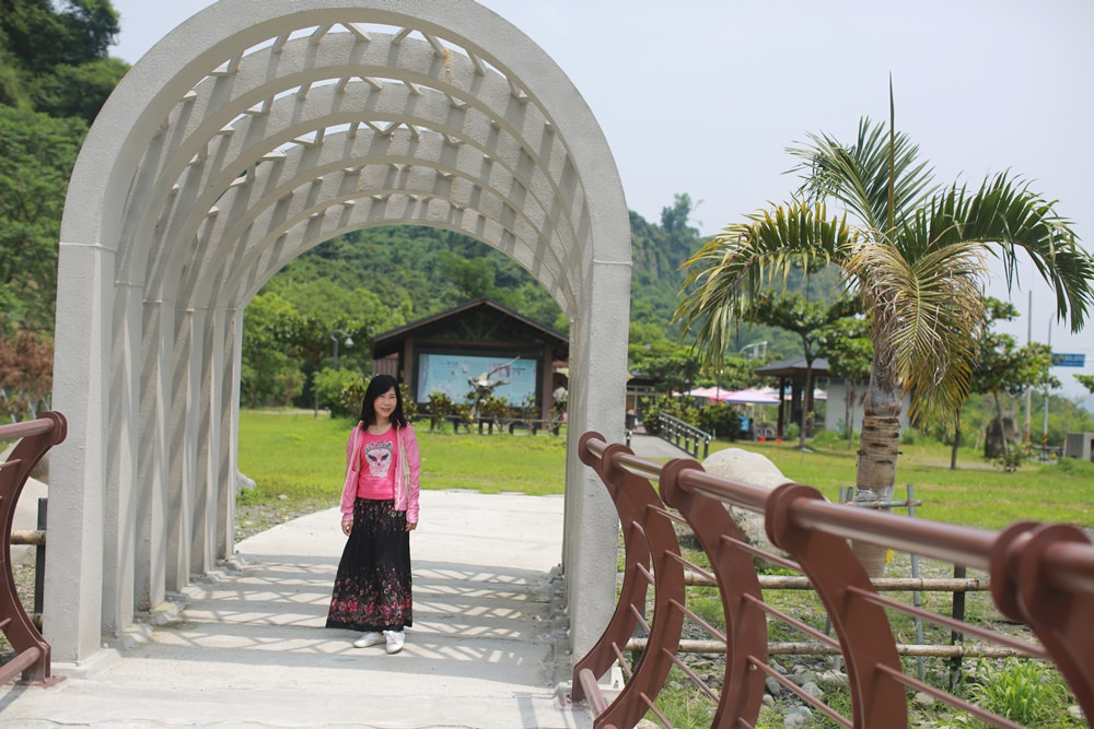 十八羅漢山自然保護區,新威森林公園,桃花心木步道,景觀橋,荖濃溪,古隧道群,蝴蝶橋,高雄,六龜,一日遊,新威遊客中心,十八羅漢山,小百岳
