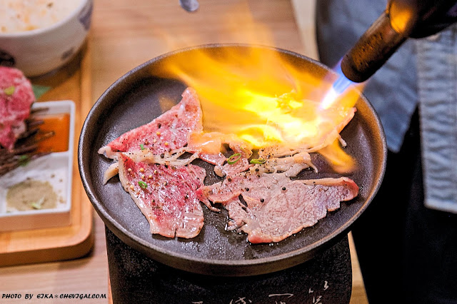牛丁次郎坊,極限燒肉丼,日本A5和牛,松阪豚丼,職人定食,日式吧台,半熟蛋,台中,逢甲,消夜,燒肉丼,隱藏版,餐廳,拉麵