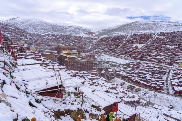 零下6度C,在色達遇見自己|色達,喇榮五明佛學院的顏色,天葬是神聖般的存在,昇華的靈魂回歸大自然 色達,喇榮五明佛學院,天葬,藏傳佛教,法會,酥油茶,高原,中國,大陸,四川