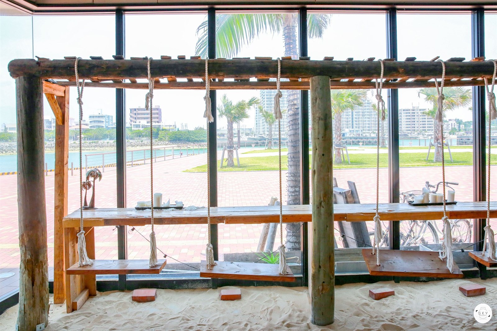 沖繩,海景咖啡館,美國村,The Junglila Cafe and Restaurant,ZHYVAGO Coffee Works Okinawa,浜邊の茶屋,觀光打卡,日本, The Junglila Cafe and Restaurant,咖啡店,海景,網美,打卡,拍照