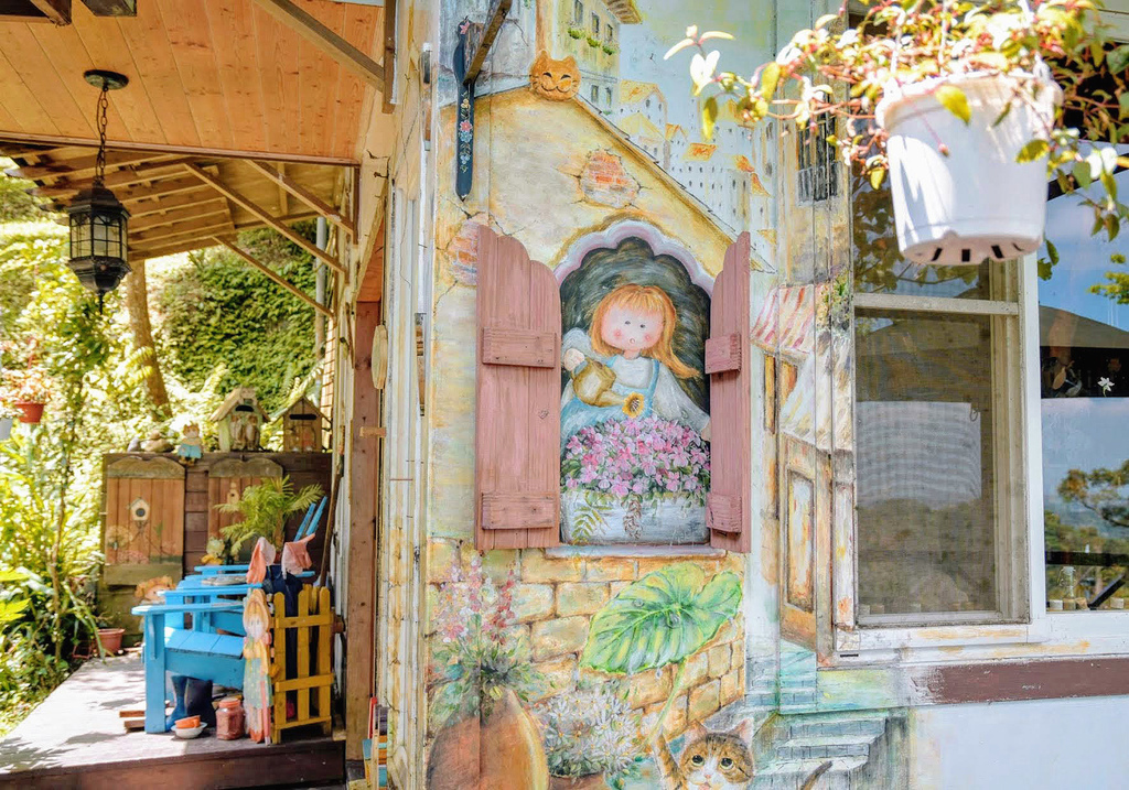 苗栗南庄,相遇森林屋,森林咖啡屋,石頭彩繪,童話小屋,露臺桐花,水果鬆餅,苗栗,南庄,下午茶,景觀咖啡,童話,咖啡屋