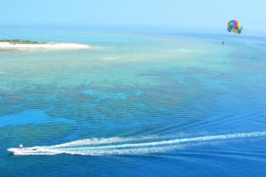 沖繩,水上活動,海上拖曳傘,獨木舟,香蕉船,海底漫步,水上摩托車,日本,海上活動,浮潛,水上摩托車 ,海底漫步 ,潛水,香蕉