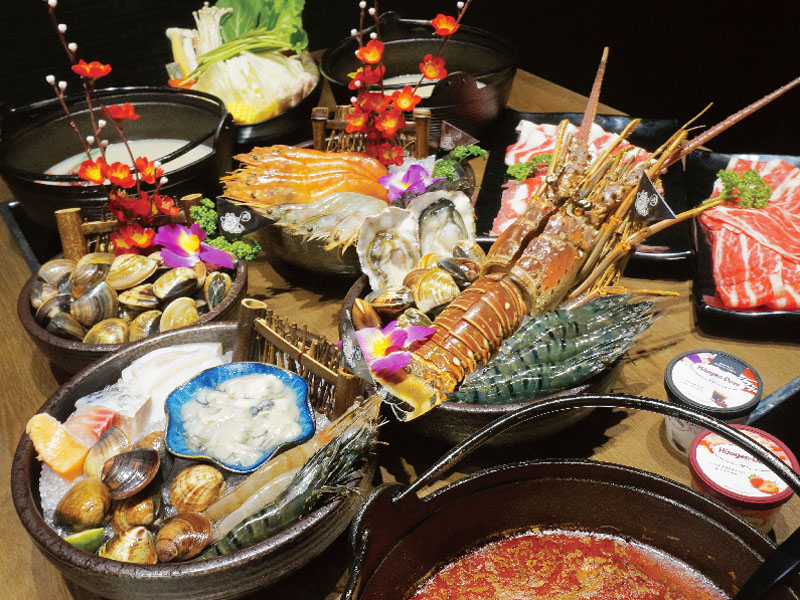 小蒙牛精緻鍋物,海鮮拼盤,蒙古養生湯,川味麻辣湯,番茄湯,三蝦之亂,五鮮總匯鍋,台中,小蒙牛,火鍋,台中火鍋,吃到飽,滷肉