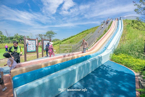 新北中和|員山公園:中和滑軌,20公尺超長彩色溜滑梯玩到翻! 員山公園,彩色溜滑梯,滑草場,雙滑軌,盪鞦韆,旋轉椅,攀爬網,新北,中和