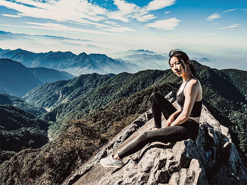 鳶嘴山,台中和平,險峻危崖,枕木步道,攀繩,大雪山林道,2180公尺,台中,台中登山,百岳