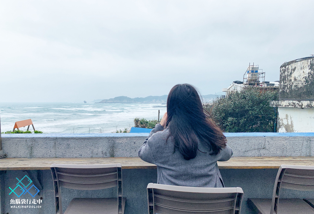 北海岸,Q.B Days 靠北過日子,中角灣,海景咖啡廳,IG熱門景點,小卷季節,戶外搖滾區,新北,金山,靠北過日子,中角灣衝浪基地,QB Days,中角灣遊客中心,海景,IG,打卡,拍照,咖啡館,海景咖