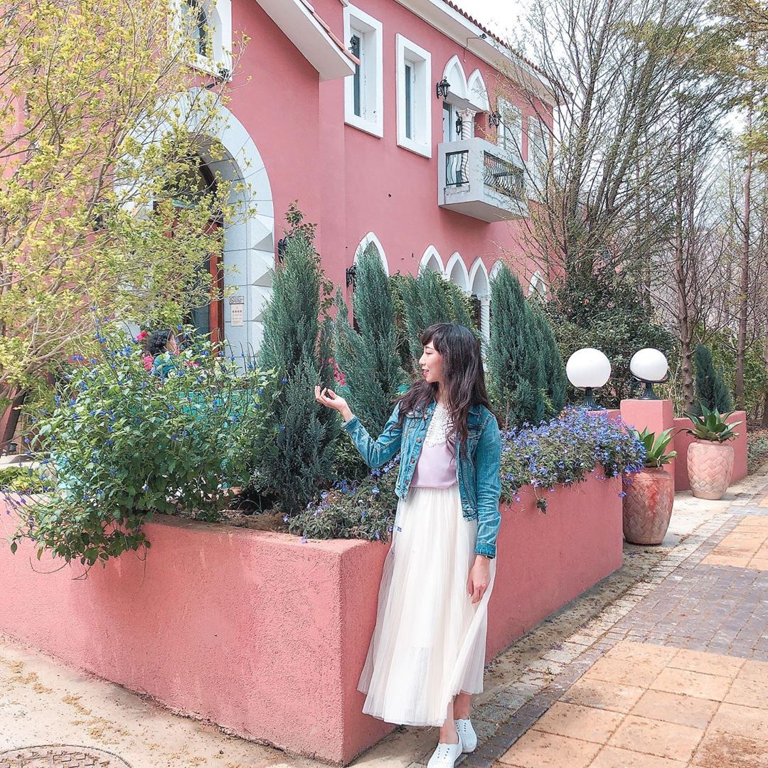 墾丁亞曼達會館,粉紅景點,網美打卡,陶瓷博物館,粉紅隧道,兔子迷宮,粉紅情人橋,新北,台中,桃園,宜蘭,南投,彰化,綠野仙蹤貨櫃文創園區,琉璃仙境,歐莉葉荷城堡,好好聚落,BACiTALi小義大利,大坑粉紅情人橋,Amaze兔子迷宮礁溪浴場,三鶯藝術村,民宿,招待