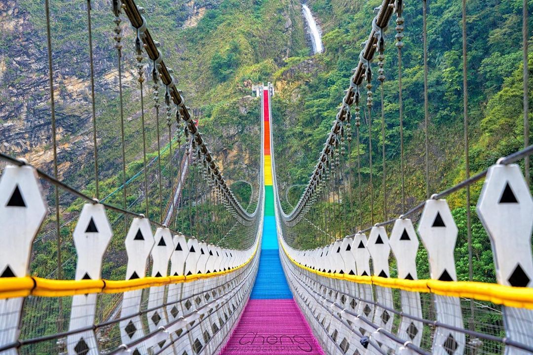 雙龍瀑布七彩吊橋,南投信義鄉,日月潭風景區,布農族文化,八通關古道,烏松崙梅園,雙龍瀑布,南投,信義,七彩吊橋,百岳,古道,草原,峽谷
