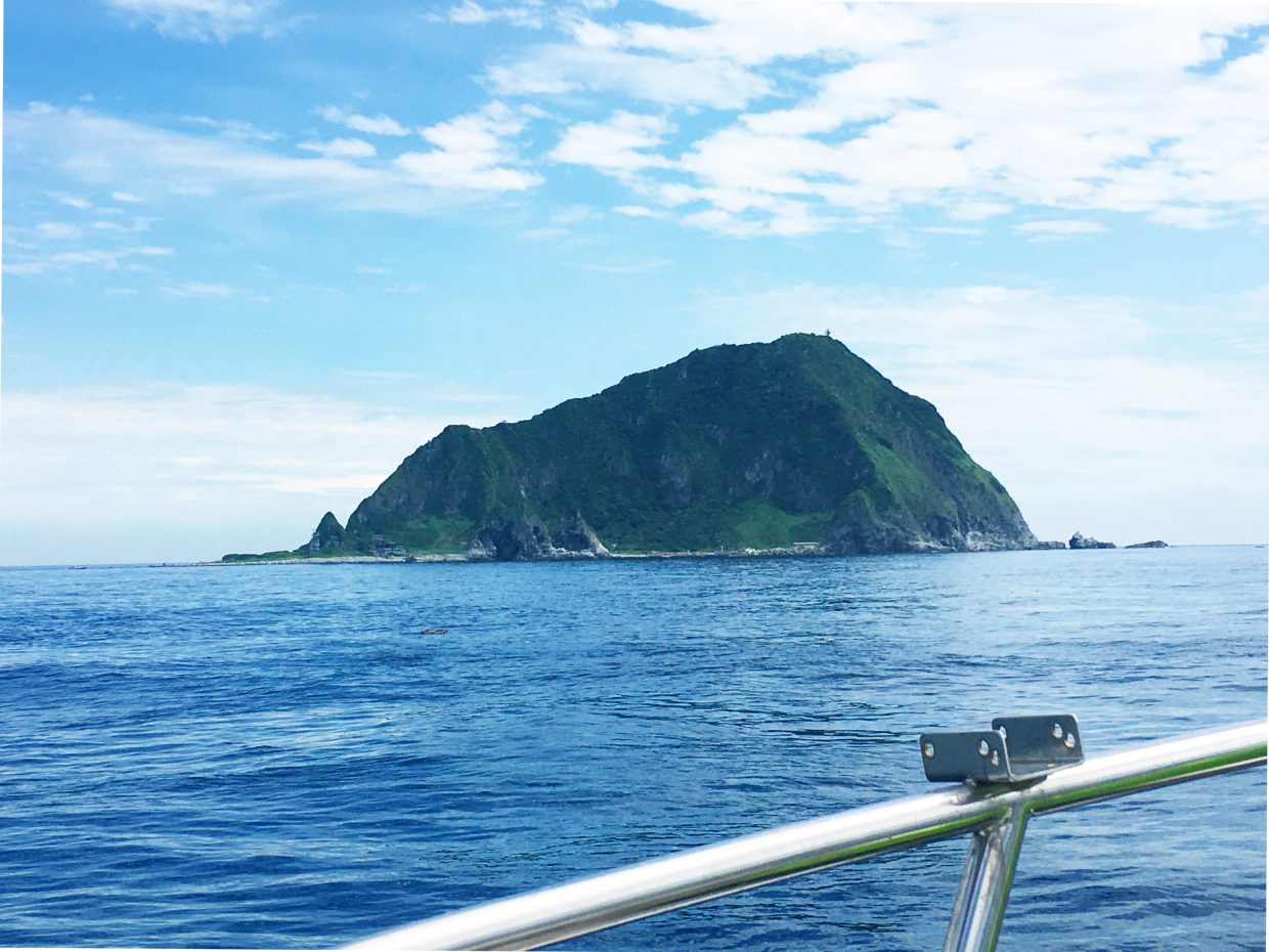 基隆嶼,登山步道,環海步道,基隆島燈塔,日軍士兵殉職碑,潮境公園,正濱彩虹漁港,基隆,登島,步道,瀑布,登山,日出