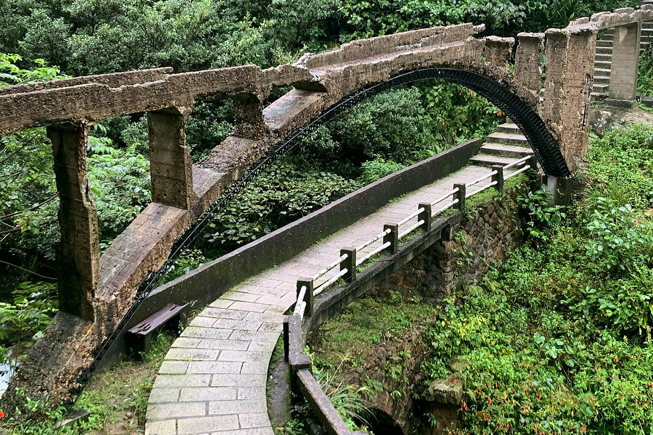 九份,山尖路觀光步道,日治時代遺跡,金瓜石水圳橋,三重橋造型,金光路,金福宮,新北,瑞芳,山尖古道水圳橋, 黃金水圳橋