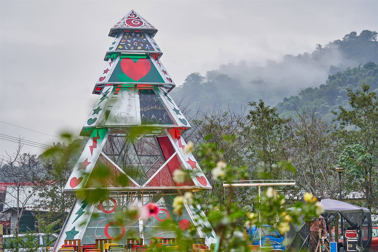 阿里山,塔山光之樹,高培樺,鄒族文化,光之歌,喬治柏荋霖,文創觀光,嘉義,來吉部落,裝置藝術,文創,打卡,鄒族