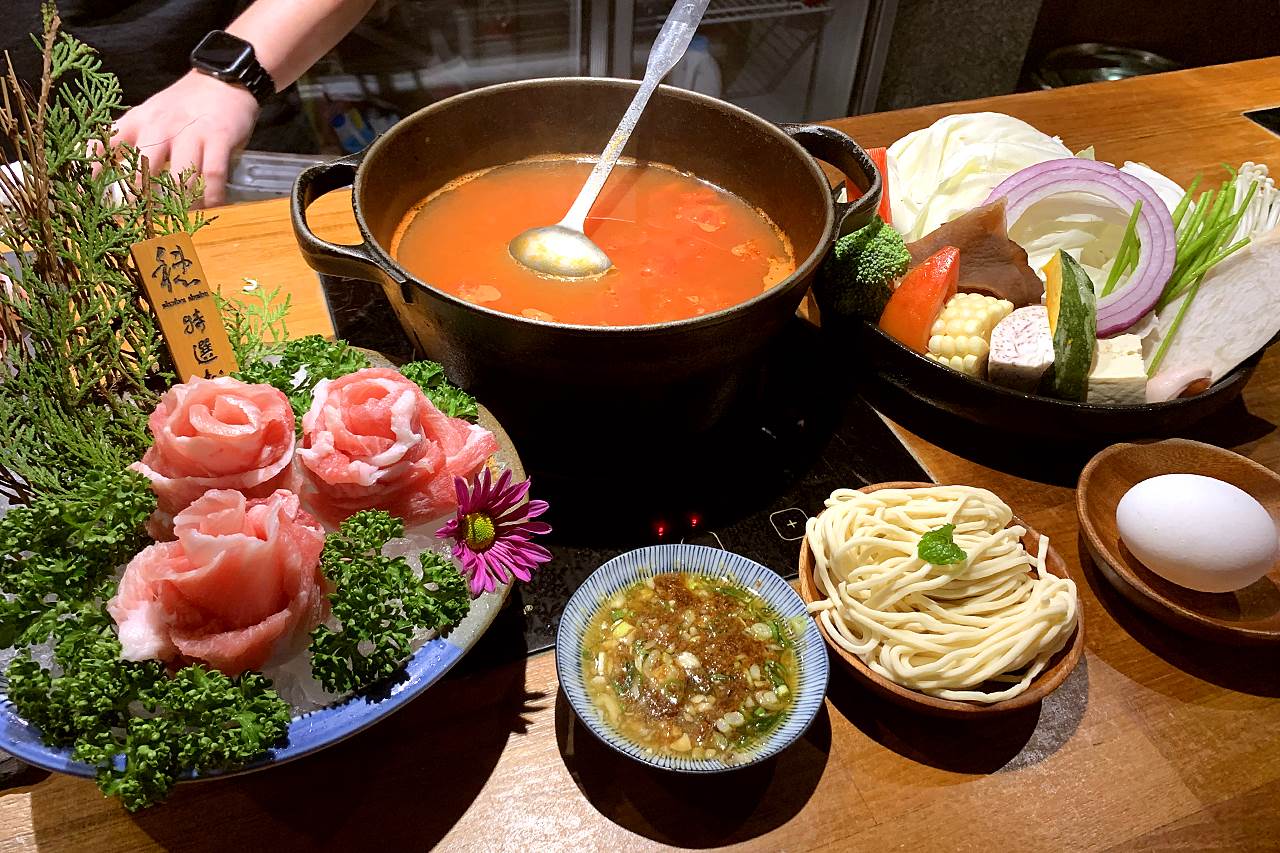 穗鍋物,昆布湯頭,松阪豬,雪花牛,湯匙煮法,單人鍋物,新竹竹北,新竹,竹北,火鍋