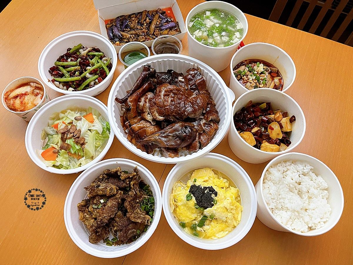 台中│外帶頂級燒鵝套餐82折,再送泡菜超優惠,柴火火燄烤鴨-松竹店 柴火火燄烤鴨,脆皮燒鵝,北京式磚窯,櫻桃鴨,燒鵝套餐,特製泡菜,椒麻口水雞,台中,烤鴨