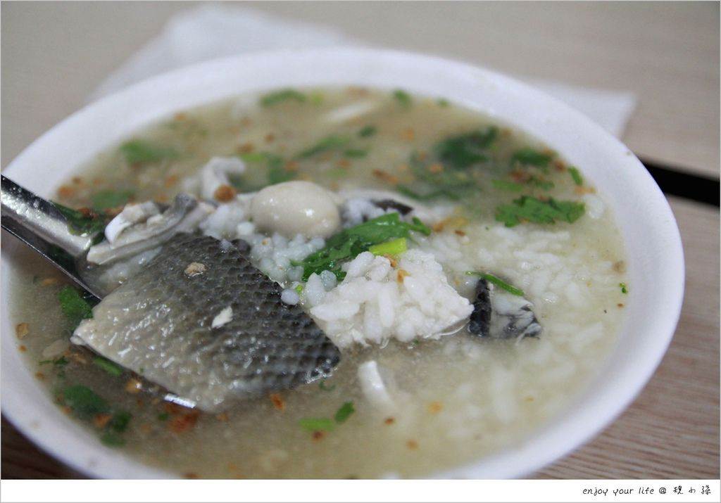 鹹粥,虱目魚粥,阿堂鹹粥,台南,阿憨鹹粥,在地人推薦,銅板價美食,懶人包,台南美食,台南鹹粥,阿星鹹粥,悅津鹹粥,大勇街無名鹹粥,京華虱目魚,阿興虱目魚,王氏魚皮,台南小