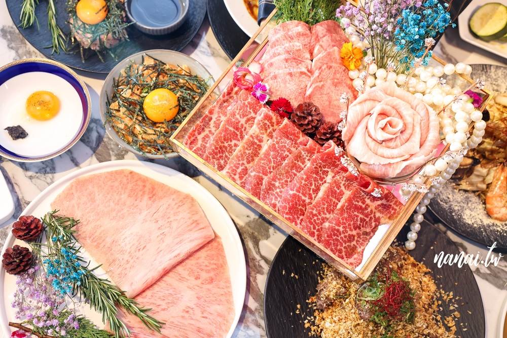 台中北區頂級和牛餐酒館,專人代烤還有浮誇燒肉珠寶盒! Eartha燒肉餐酒館,寵物友善,頂級冷藏和牛,專人代烤,紅色風管燒肉,燒肉珠寶盒,情侶約會,台中,北區,和牛,寵物友