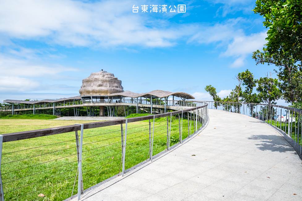 |台東景點|國際地標(海濱公園),眺望太平洋蔚藍的無敵海景,也是賞日出的最佳景點 台東海濱公園,國際地標,太平洋,賞日出,湧泉地景,公共藝術,人文主題步道,台東,台東景點,海濱公園