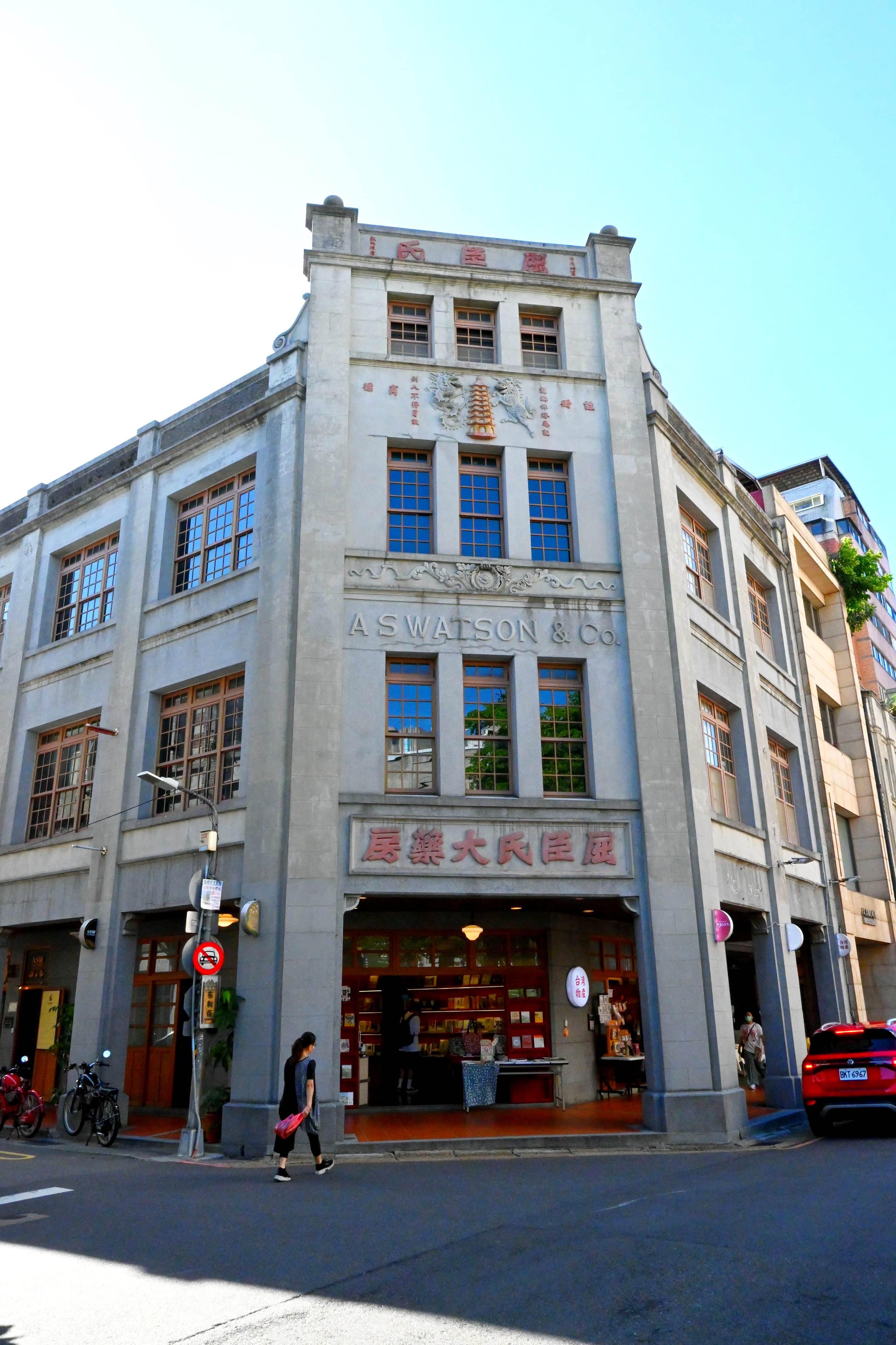 台北｜大稻埕漫步指南：新創店家與南北貨雜處的時光隧道，逛懂迪化街從這篇開始！-輕旅行