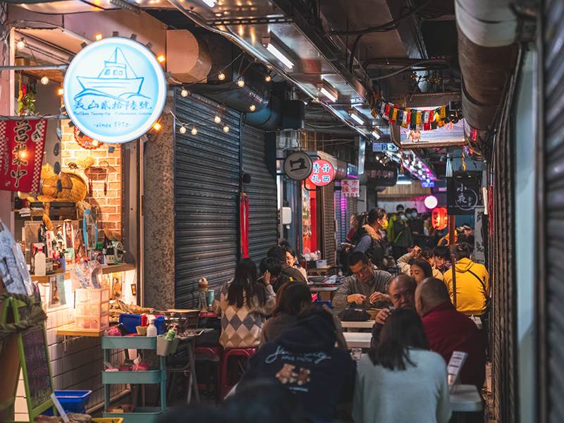 新竹東門市場,道地小吃,芋頭米粉湯,大角拉麵,1132泰,東門小次郎,艾比兒甜點,新竹,東門市場,新竹美食推薦,東門米粉攤,硬派主廚的軟嫩料理,東門市場48坪,東門市場1132泰,艾比兒甜