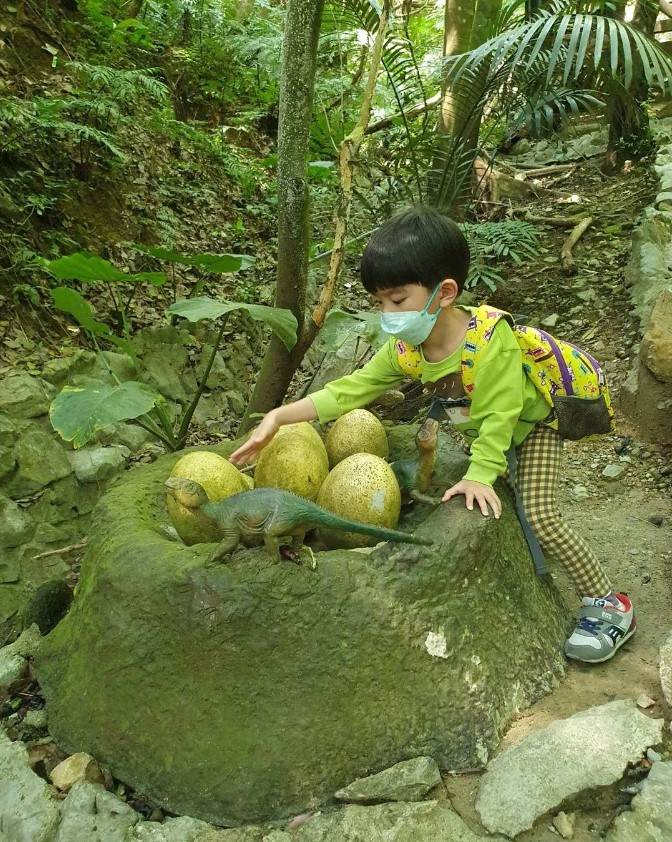 沖繩|親子必玩景點:美國村找皮卡丘、水族館看鯨鯊、恐龍森林公園,快帶著孩子們來這裡享受美好的時光! 沖繩,美國村,皮卡丘,寶可夢,水族館,親子景點,奧武山公園,名護鳳梨園,沖繩美麗海水族館,名護自然動植物公園,山原之森‧亞熱帶,森林公園,恐龍,日本