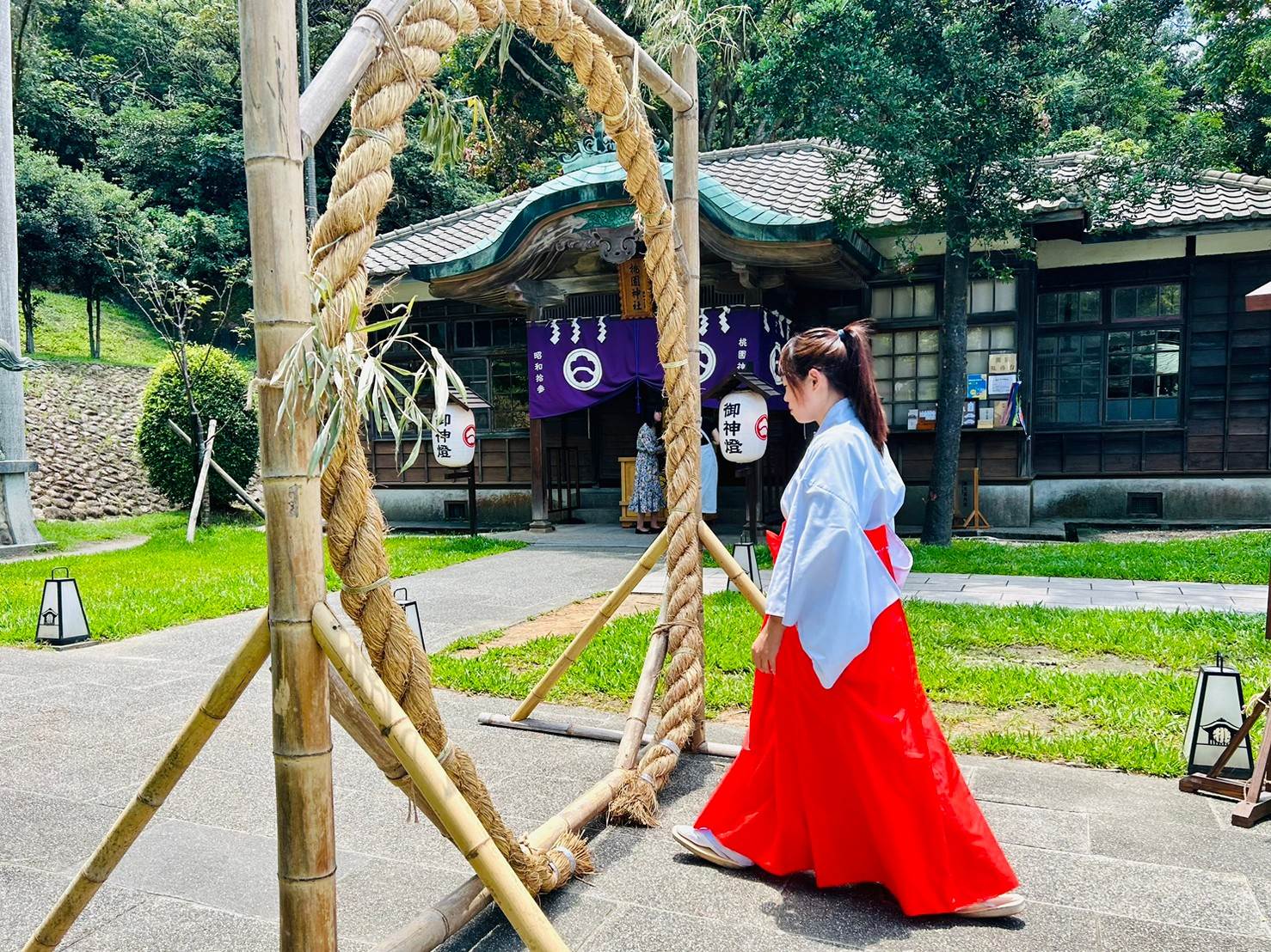 桃園|夏越大祓:來神社跨越「茅之輪」趕走霉運、祈求好運,再赴花筏亭感受昭和浪漫 桃園神社,夏越大祓,茅之輪,御守,昭和浪漫,祈福短冊,御祈禱頒布所,桃園,夏越大祓茅之輪,淨化體驗,花筏亭,和服體驗,浴衣體驗,紅豆菓