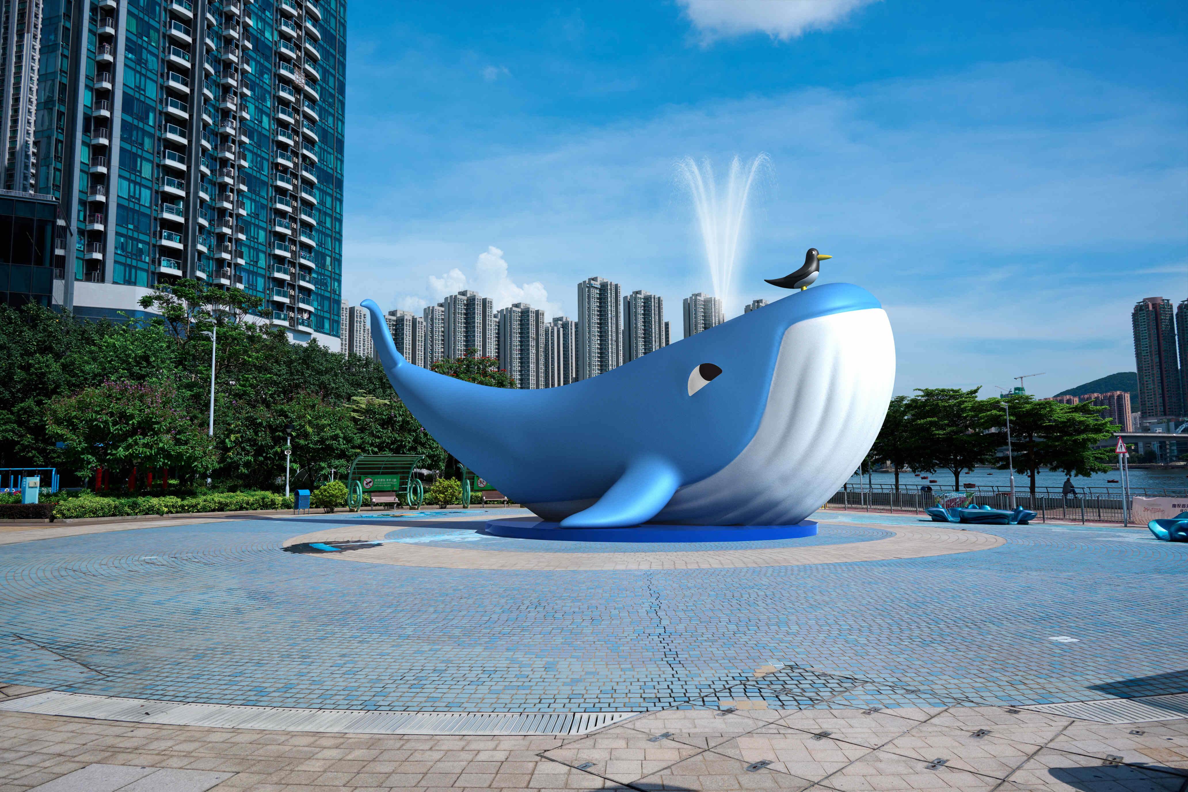 香港｜「藝遊未盡‧荃灣」：15米巨型噴水鯨魚、夢幻角花園，多組期間限定藝術裝置等你來打卡！-輕旅行