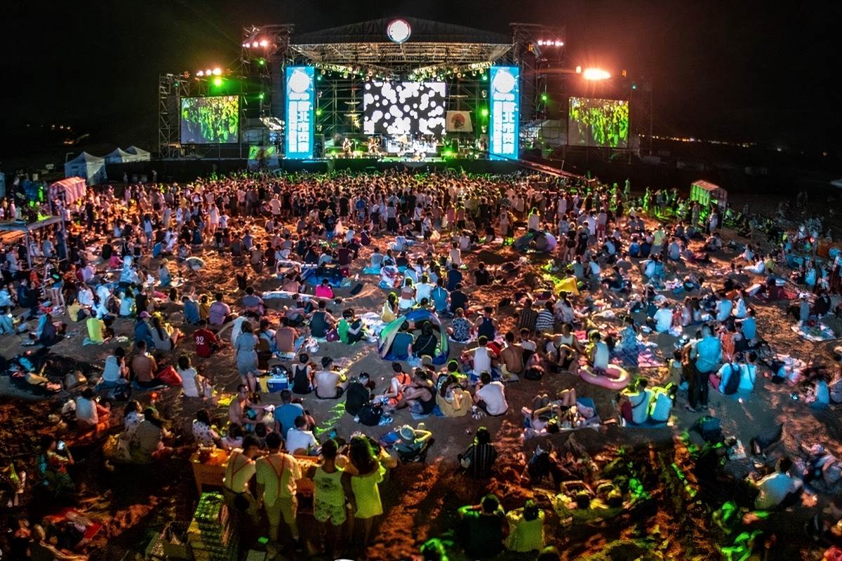 新北市貢寮國際海洋音樂祭,金曲獎,螢光彩繪藝術,原創音樂團體,海味市集,九孔鮑,雷格食堂,新北,貢寮,海洋音樂祭,貢寮海