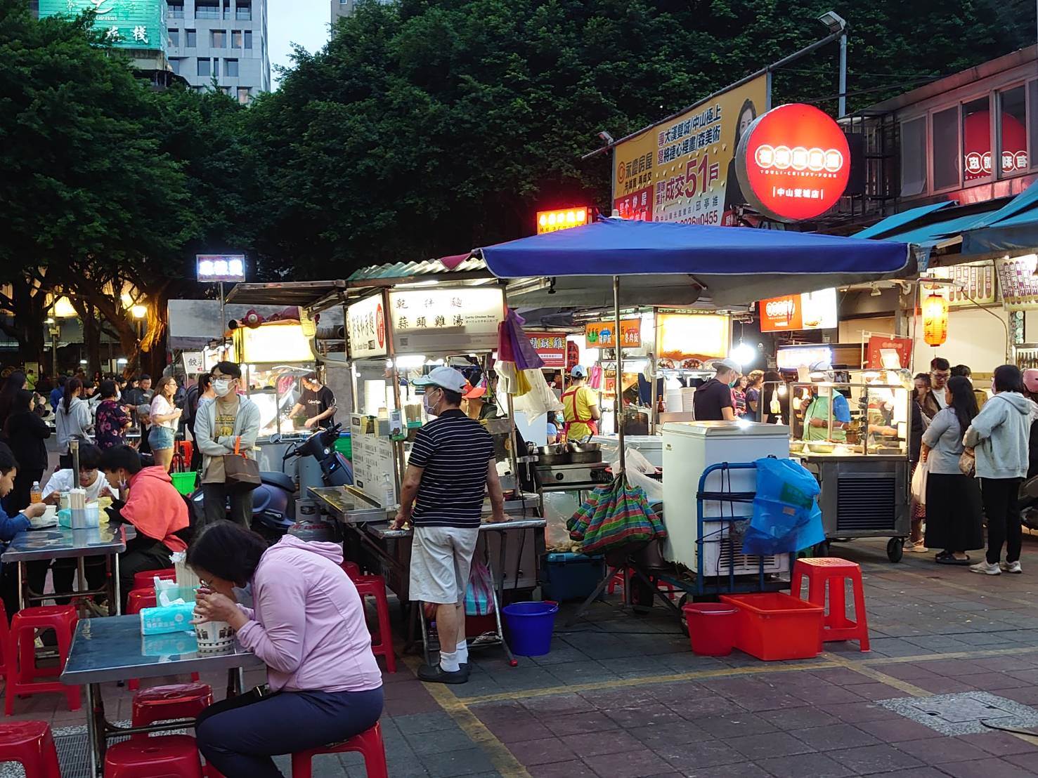 台北,中山,台北美食,中山美食,雙城街美食,雙城街夜市,雙城街夜市美食,晴光商圈,阿錦油飯四神湯,甜不辣,晴光臭豆腐,晴光芋頭米粉,城市愛玉,誠 白糖粿,夜市小吃