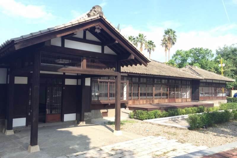雲林,萡子寮喔熊藝術村,珍‧粉紅城堡,千巧谷牛樂園牧場,菓風巧克力工坊,埤頭繪本公園,北港 天空之橋,貓咪小學堂,摩爾花園,澄霖沉香味道森林館,華山小天梯與情人橋,雲林景點,雲林一日遊