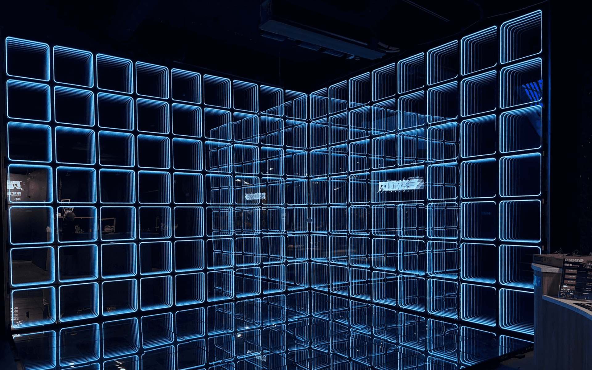 15間台中室內遊樂場推薦！踩格子、電子躲避球，下雨天也不無聊-輕旅行