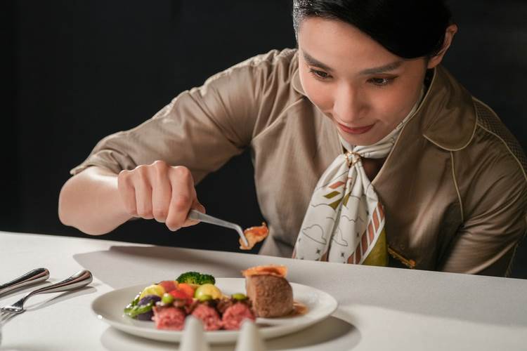 星宇航空x米其林推薦「鈺善閣」,飛機上享用天然素食養生懷石料理! ,,