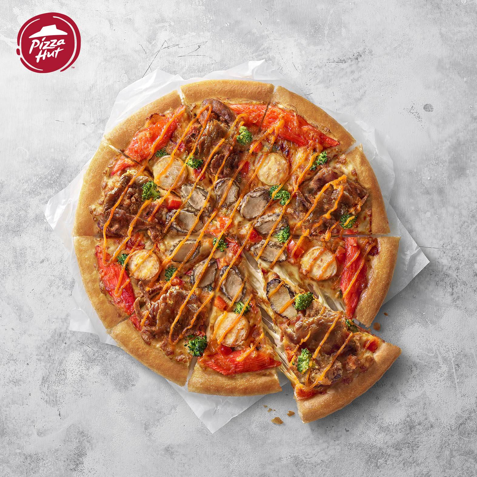 必勝客2026春節限定:波士頓龍蝦、軟殼蟹鮑魚、烏魚子火山熔岩,奢華年菜登場! ,,