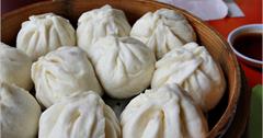 花蓮市區小吃必吃：公正包子店、五霸焦糖包心粉圓！人潮不斷的在地小吃，來花蓮絕對不能錯過。