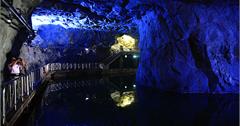 金門翟山坑道，觀光客與攝影師不可錯過的金門百大祕境美景，花崗岩開鑿，鬼斧神工