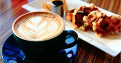 台北CUPIDON Cafe艾比特咖啡ATT 4 FUN(4F)，亞洲最大甜蜜主題樂園，捷運象山站、市政府站附近推薦女生聚會下午茶好去處，推薦服務親切的友善餐廳