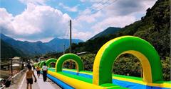 南投700公尺最長滑水道，暑假限定看葡萄園美景