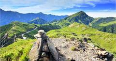【南投。仁愛】克難關。哈哈山。石門北峰。合歡山。坐看山中壯麗的風起雲湧
