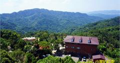 苗栗一日遊》郊遊好去處!苗栗地區美食旅遊景點推薦一條行程搞定『苗栗』4個好玩的地方(薑麻園休閒園區.雲也居一休閒農場.鍾鼎山林.大湖酒莊)