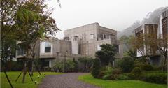 【宜蘭礁溪】有朋會館Yupeng villa~遠離喧囂入住清水模建築群的一泊二食住宿饗宴