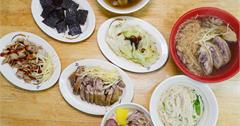 新北永和│鐘點棧當歸鴨鴨肉飯專賣店 樂華夜市當歸鴨推薦，內用加湯不用錢