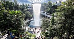 新加坡│星耀樟宜 Jewel Changi Airport 玩樂重點攻略：世界最大室內瀑布＆植物園